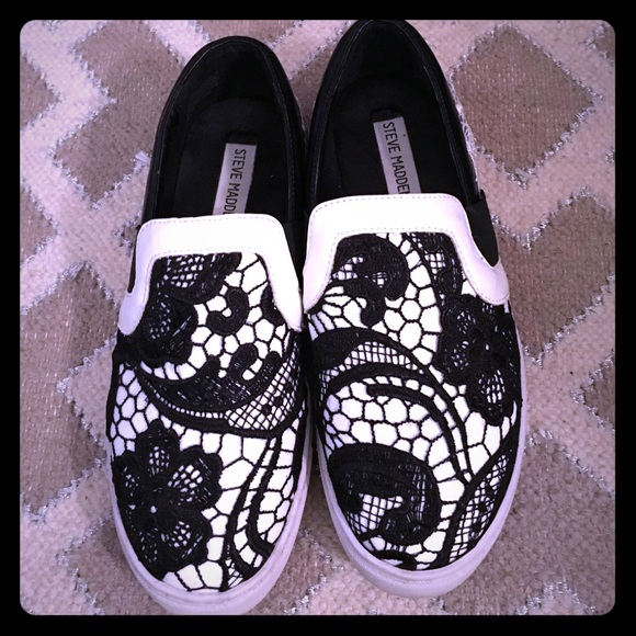 Steve Madden Shoes - Steve Madden "Gulible" Lace Slip-On Sneaker