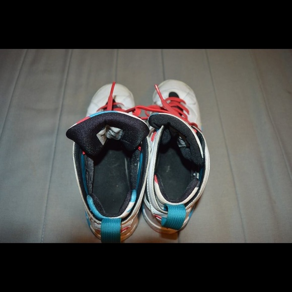 Air Jordan 6 (black, blue, red, and white) - Picture 4 of 4