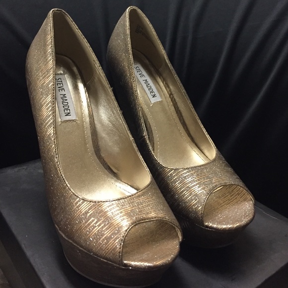 Steve Madden gold wedges, size 8.5
