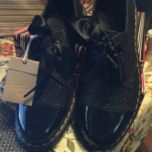 ✨RARE✨Dr. Martens Oxford Black Glitter! 💁🏼✨