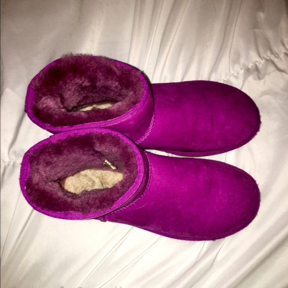 Gently used pink short UGG boots - Picture 4 of 4