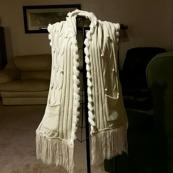 Gorgeous Jessica Simpson sweater