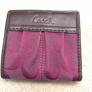 Coach wallet small in gorgeous plum fabric