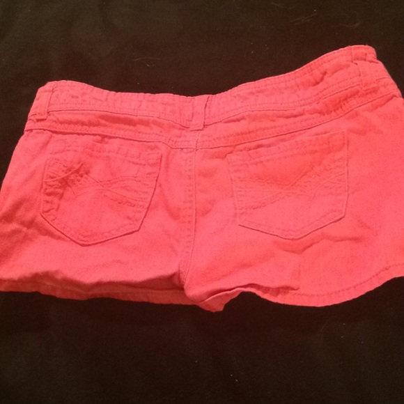 Pink shorts - Picture 2 of 2