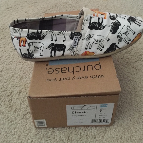 White Elephant Print Toms