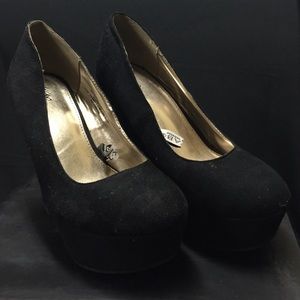 Black wedges, size 8.5