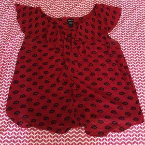 Torrid lip print shirt