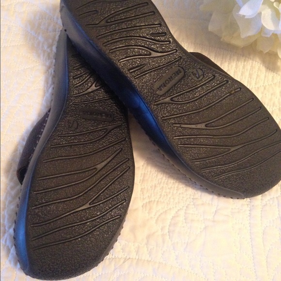 ❌sold❌Merona tiny wedge flip flop - Picture 2 of 2