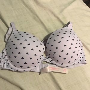 "Wear everywhere!" Push-up bra by PINK