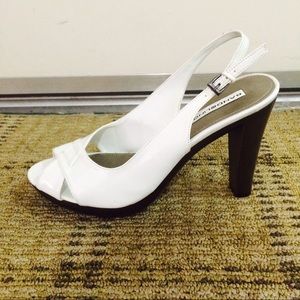 Bandolino Peeptoe Chunky Heel