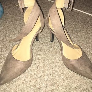 Suede pumps