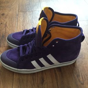 ON HOLD Adidas Original Adria Mid Suede