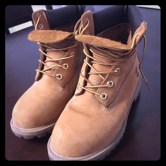Timberland Shoes - Timberland boots (SIZE 5.5 M)