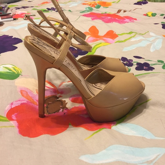 Sam & Libby nude peep toe heels Sz 5 1/2