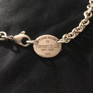 Return to Tiffany&co oval tag necklace