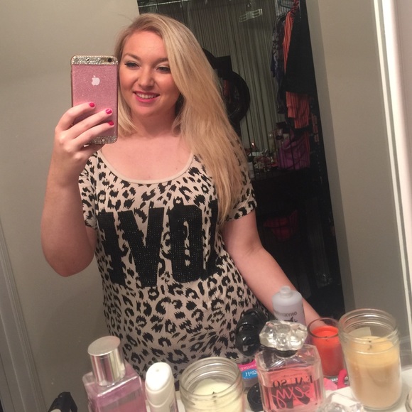 Leopard Fashion Tee "LOVE"