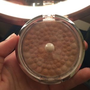 Glow Pearls Highlighter