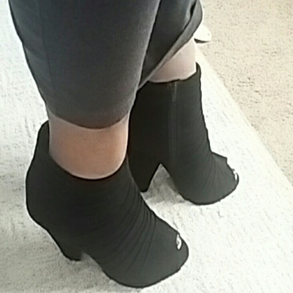 Black suede Steve Madden open toe ankle booties