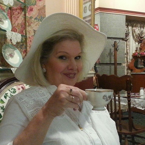 Meet your Posher, Karen