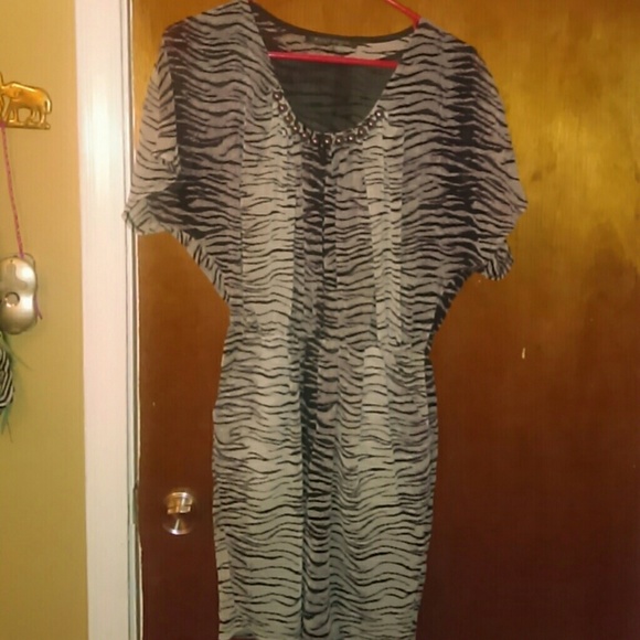 Dress - Picture 1 of 3