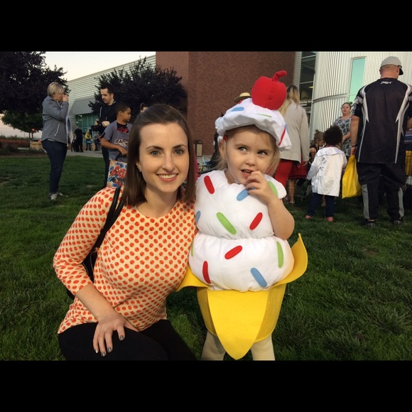 Meet your Posher, Stephanie - Picture 2 of 2