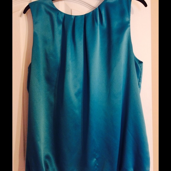 Sleeveless shell