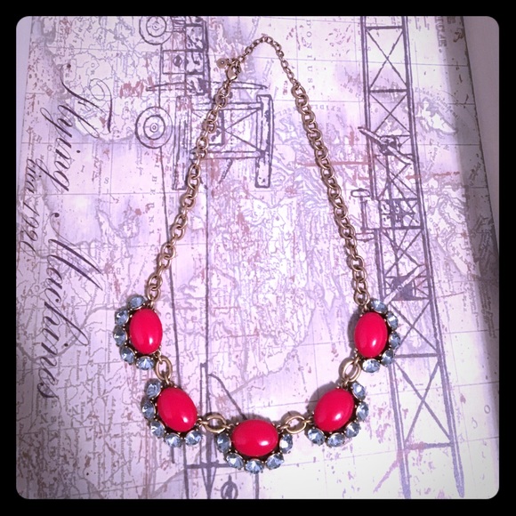 Stella and Dot Mae Necklace