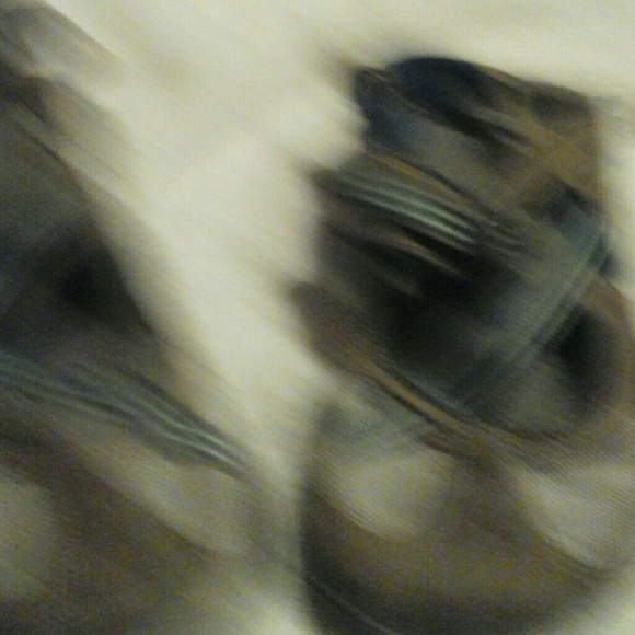 Sandles - Picture 2 of 2