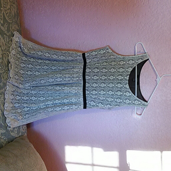Fun summer dress - Picture 1 of 3