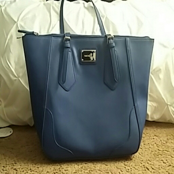 Nine west tote Price Drop!!!