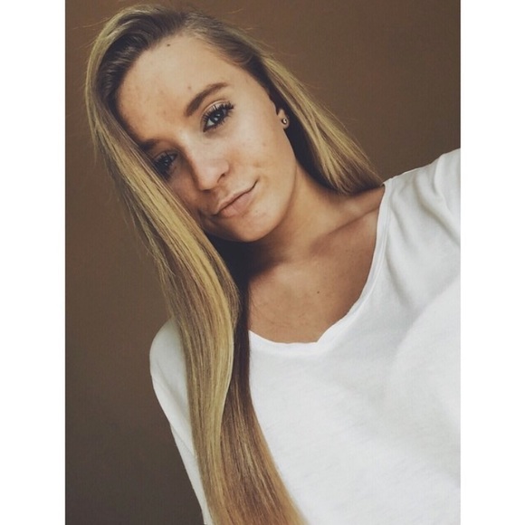 Meet your Posher, Gabi - Picture 1 of 1