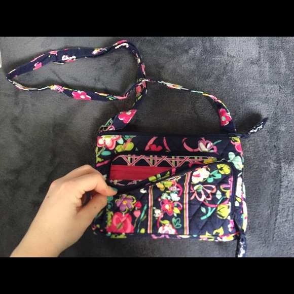 Vera Bradley cross body purse - Picture 2 of 4