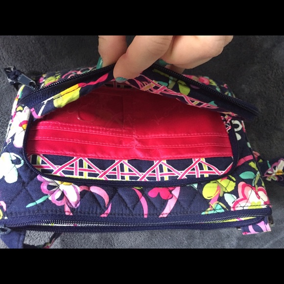 Vera Bradley cross body purse - Picture 3 of 4