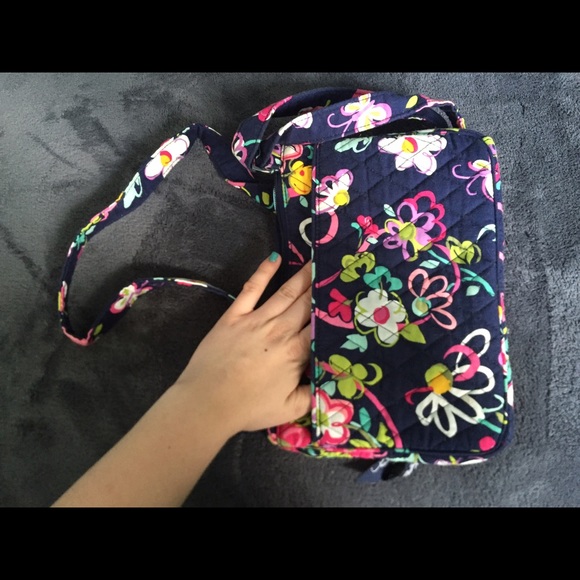 Vera Bradley cross body purse - Picture 4 of 4