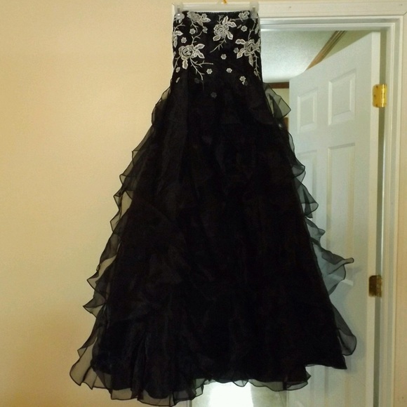 Black Prom dress