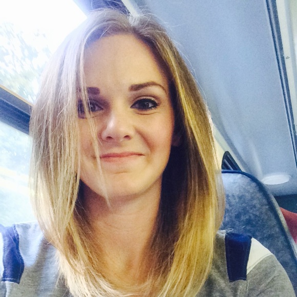 Meet your Posher, Angela - Picture 1 of 1