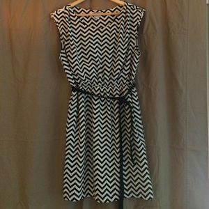 Forever 21 (Love 21) chevron print dress - large