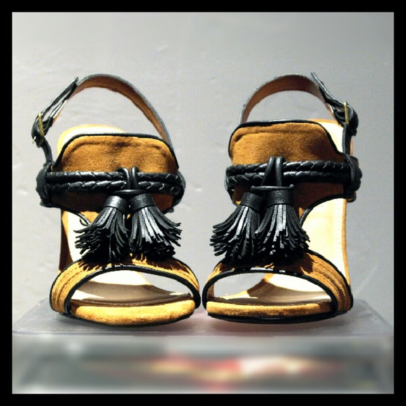 Luxe Brown Sandals w/Blk.Pleather Tassels!