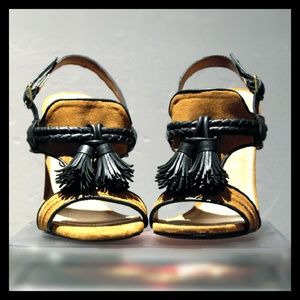 Luxe Brown Sandals w/Blk.Pleather Tassels!