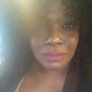 Meet your Posher, Carline