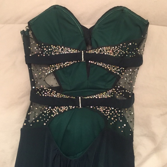 La Femme Prom Dress - Picture 2 of 4