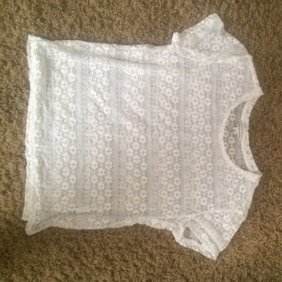 American Eagle white lace tshirt