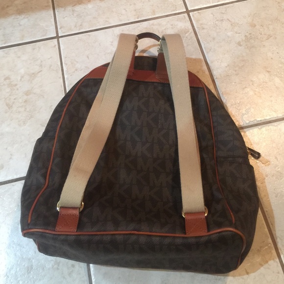 Michael kors backpack - Picture 3 of 4