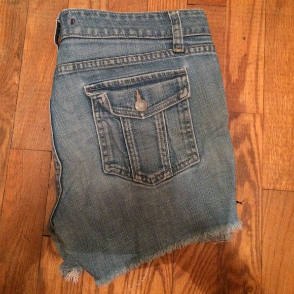 Light denim GAP shorts (hardly ever worn)
