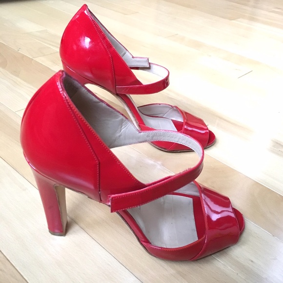 ❌SOLD❌ Manolo Blahnik Red Sandals - Picture 2 of 4