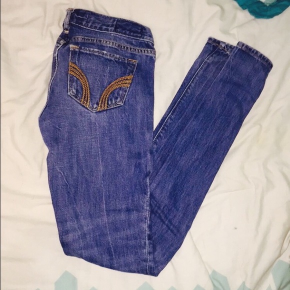 Hollister jeans worn once💗