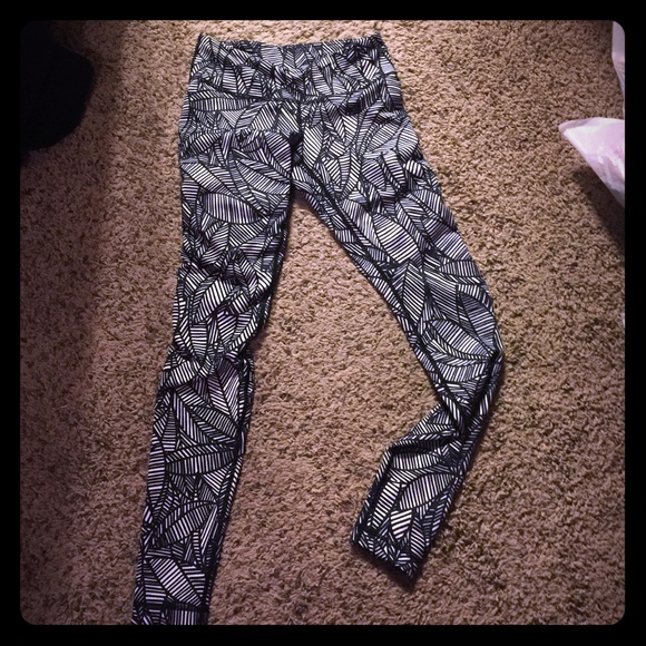 Lululemon leggings - never worn!