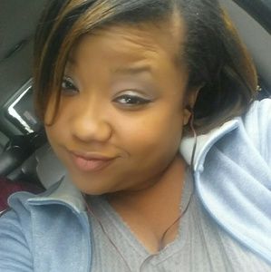 Meet your Posher, Adria