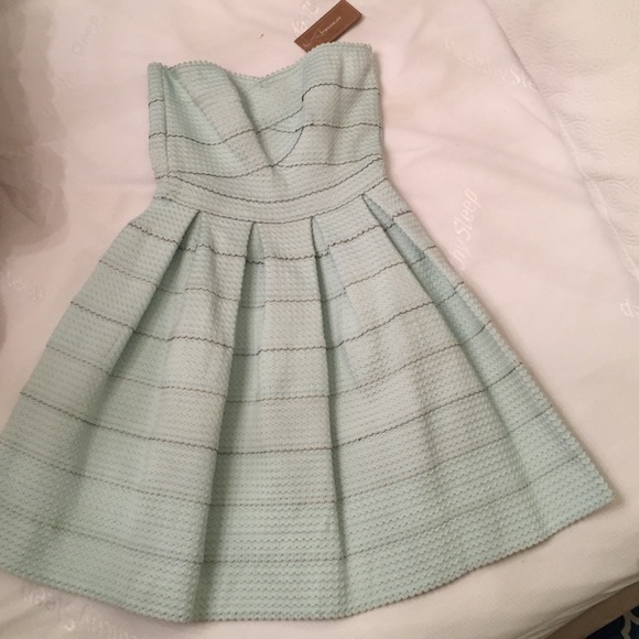 NWT Strapless Spring Blue Dress by Jun & Ivy-Med