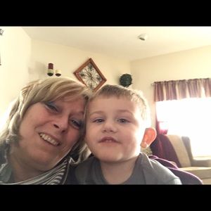 Meet your Posher, Lois